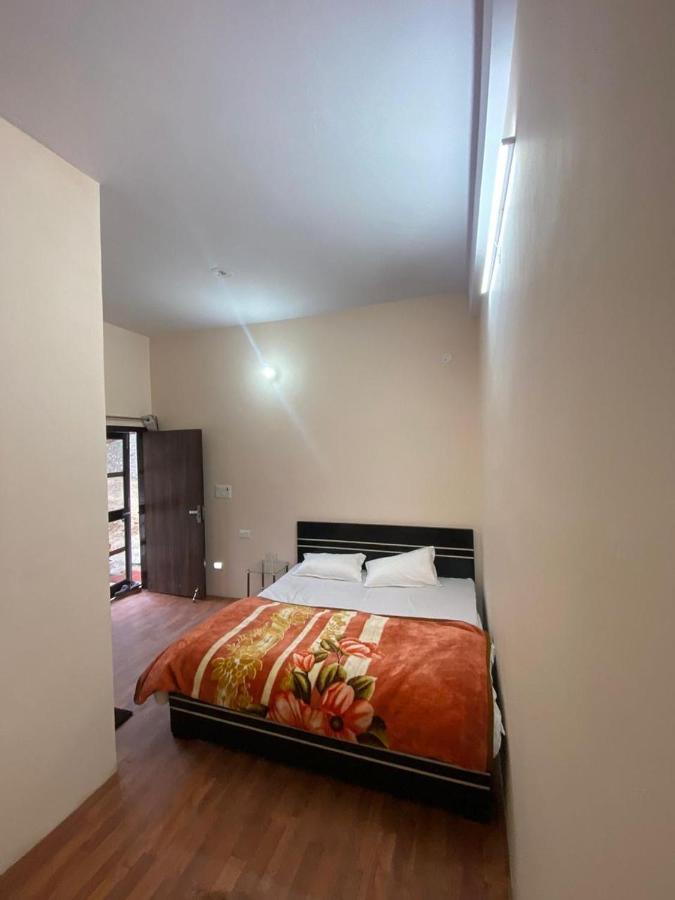 Chirag Homestay Kainchi ナイニタール エクステリア 写真