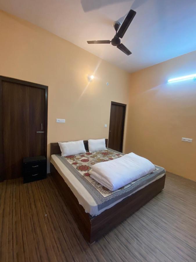Chirag Homestay Kainchi ナイニタール エクステリア 写真
